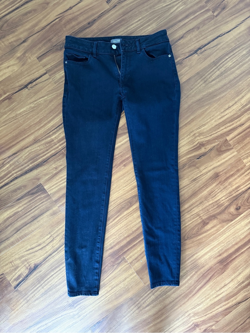 DL1961 Women's Blue Skinny Jeans - Sleek Stretch Denim